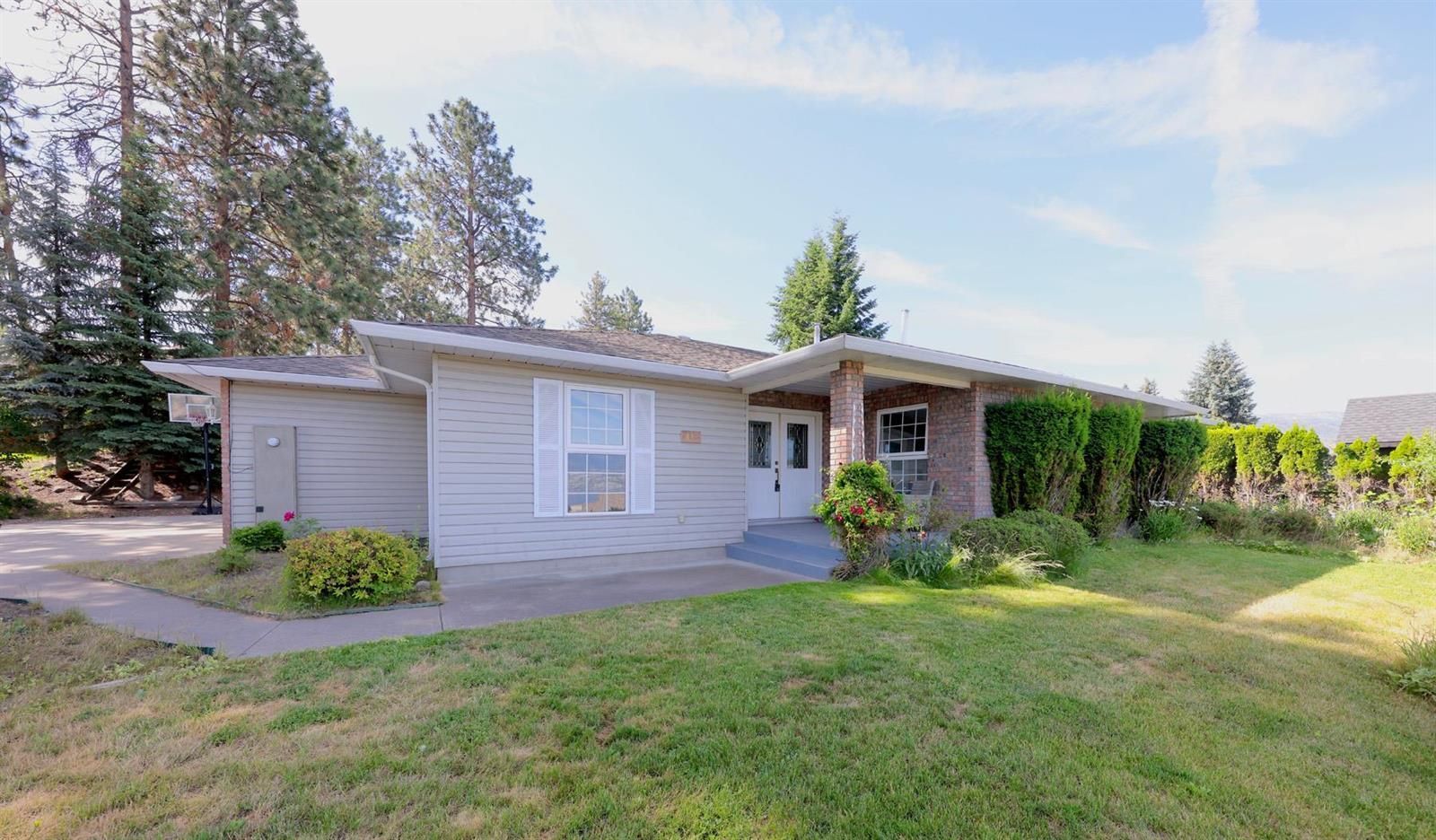 I have sold a property at 448 Curlew Drive in Kelowna
